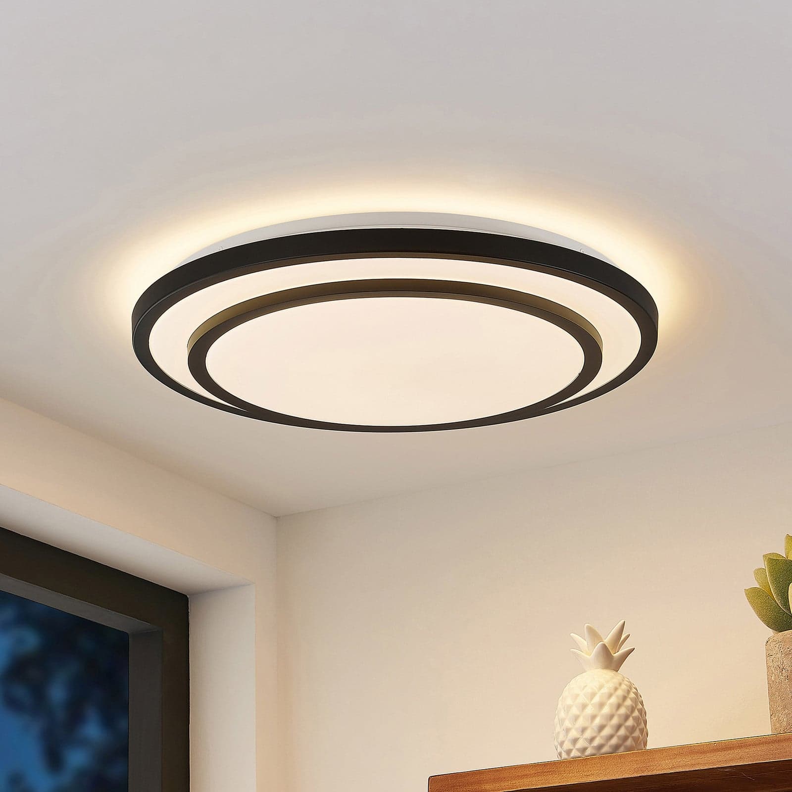 Essina LED Deckenleuchte Dim. CCT Black/White - Lindby - Wohnzimmer - Modern - Metall - Rund